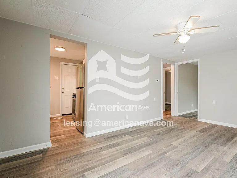 1418417_002_living_room_13699538.jpg