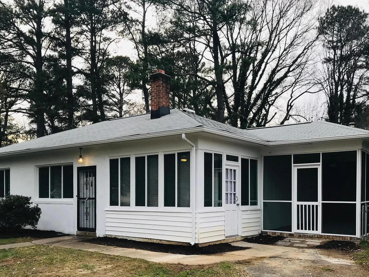 3 bed, 1250 sqft, $1,900 — Photo 1