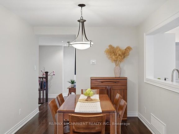 5th image of 140 Romain Cres
