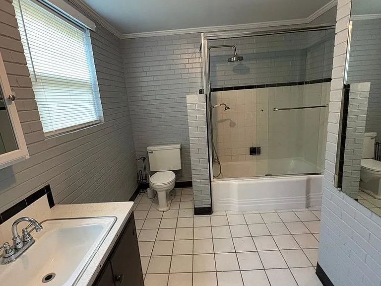 3224 Robinhood Rd — Photo 11
