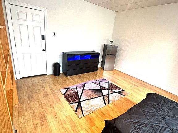 2nd image of 1716 W Erie Ave #4