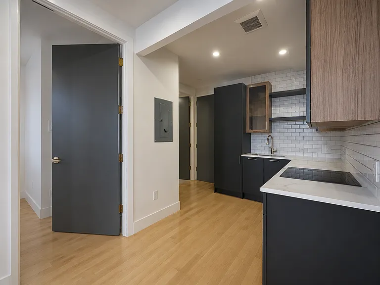 709 Hart St #5E — Photo 4