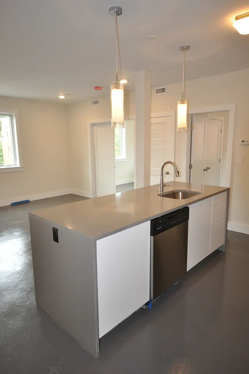 Building Photo - 656 Massachusetts Ave #3
