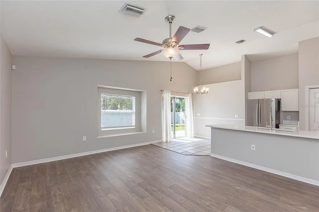 3 bed, 2.0 bath, 1476 sqft, $2,450 — Photo 4