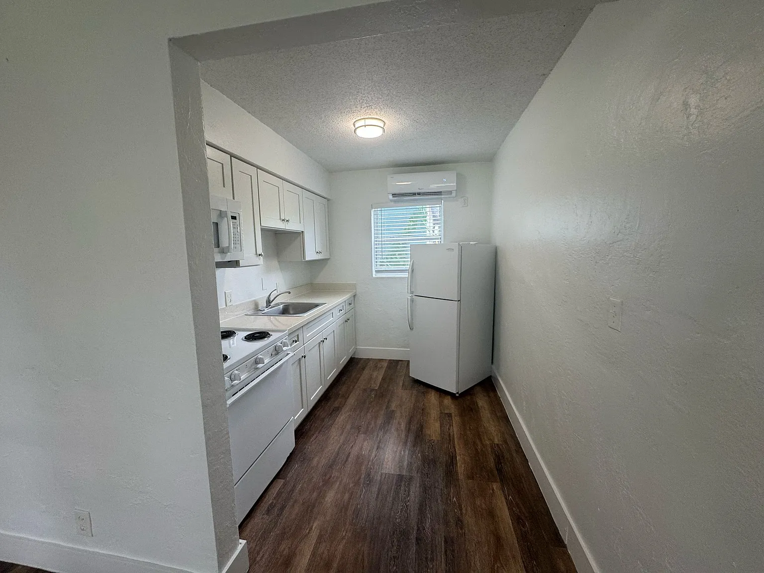 Studio, 700 sqft, $1,425 — Photo 4
