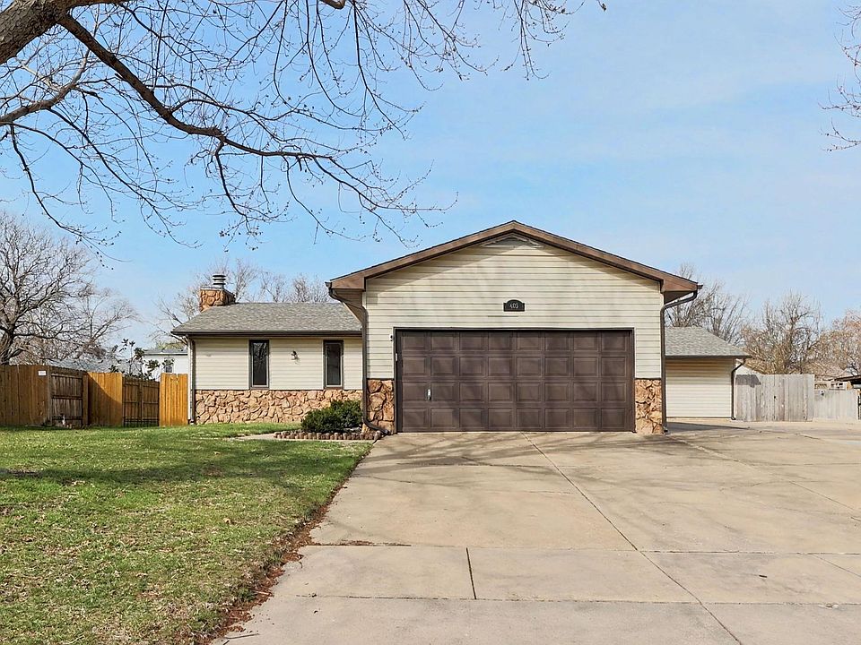 1st image of 403 N Basswood Ln