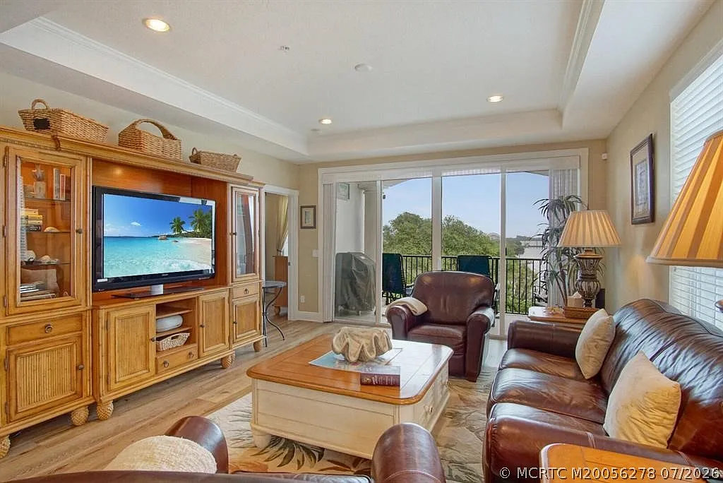 2 bed, 2.0 bath, 1532 sqft, $3,500 — Photo 2