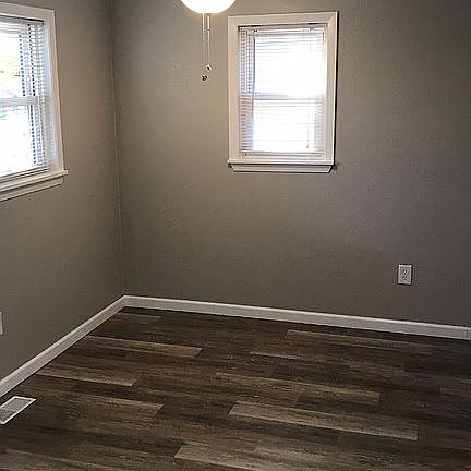5th image of 3220 W Garland Ave