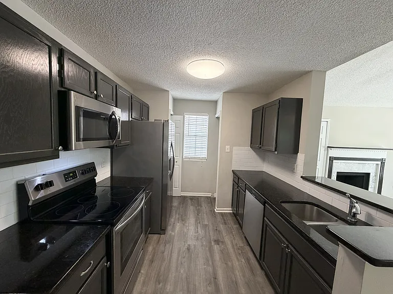 1101 Sandy Lane Dr — Photo 13