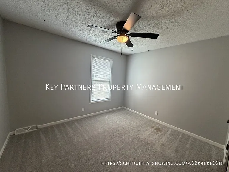 138 E Nelson Cir — Photo 15
