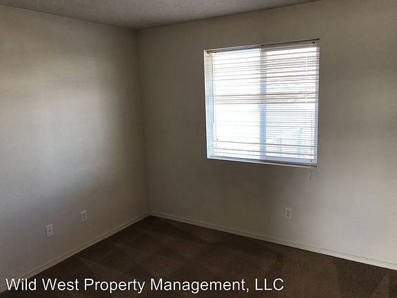 4th image of 2040 NE Elk St