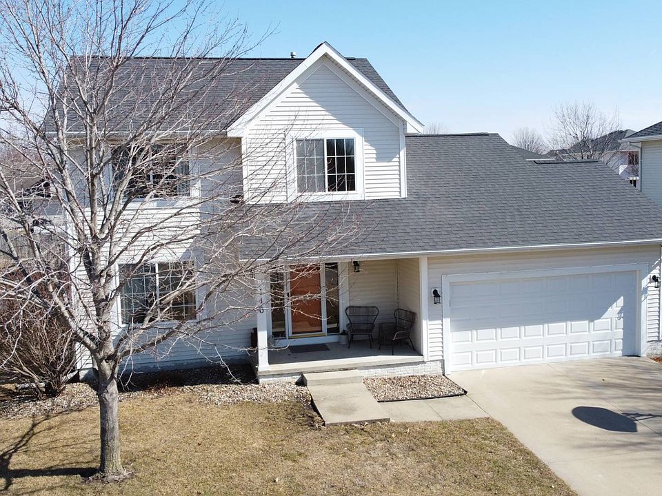 1st image of 145 SE Dogwood Ln