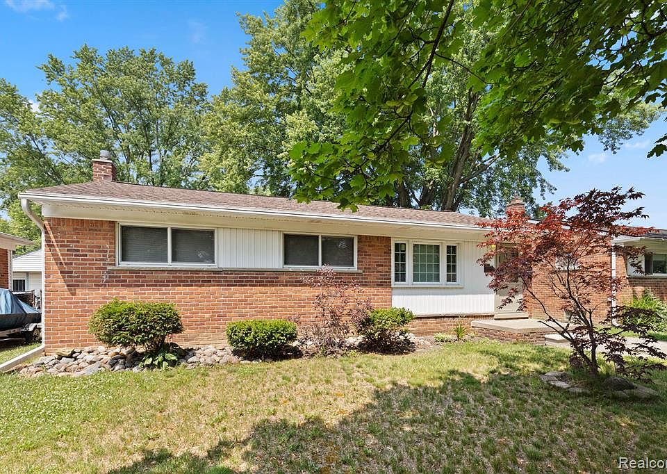 18245 Lexington, Redford, MI 48240 Zillow