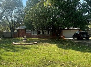 1623 N Prairie Creek Rd, Andover, KS 67002