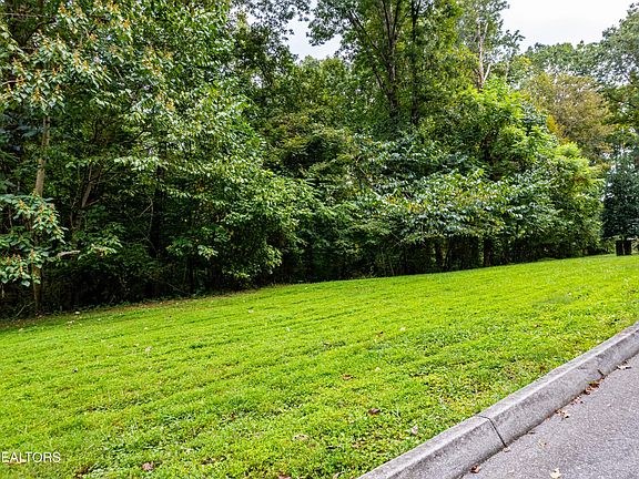 3rd image of 648 Quiet River Ln