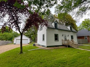 1325 14th St E, Glencoe, MN 55336