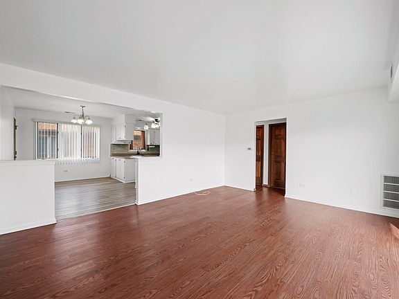 5th image of 6440 S Narragansett Ave APT 3E