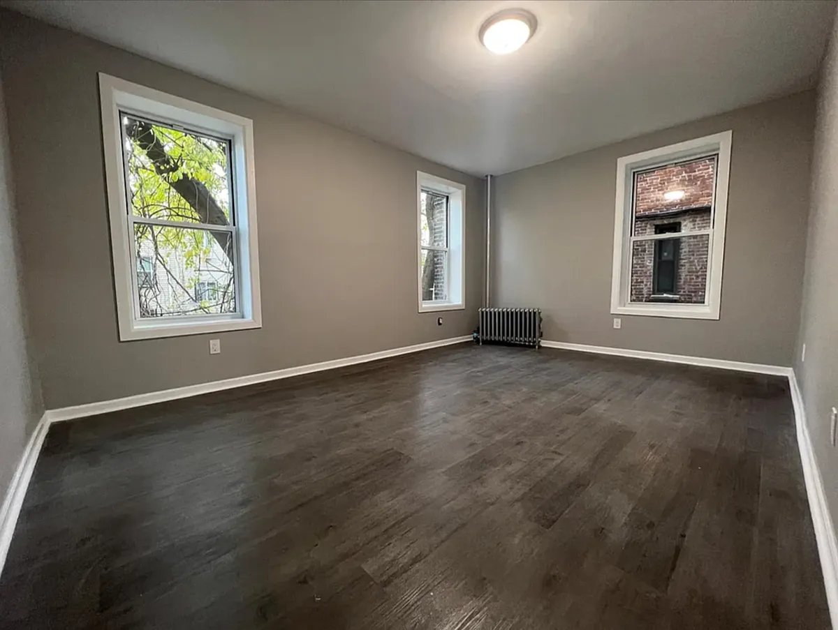 Building Photo - 2471 Grand Ave #2D