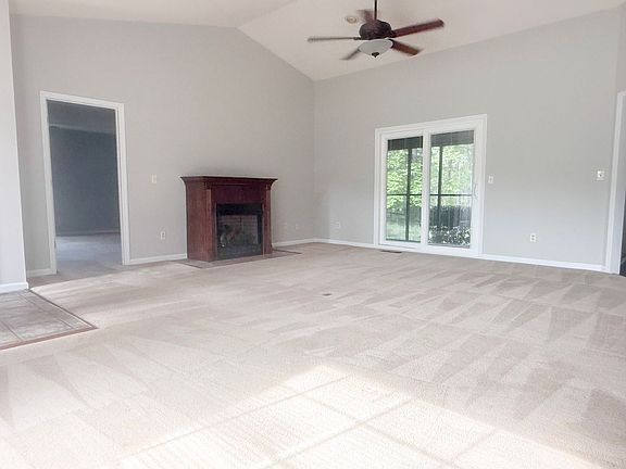 3rd image of 1758 Heathrow Dr