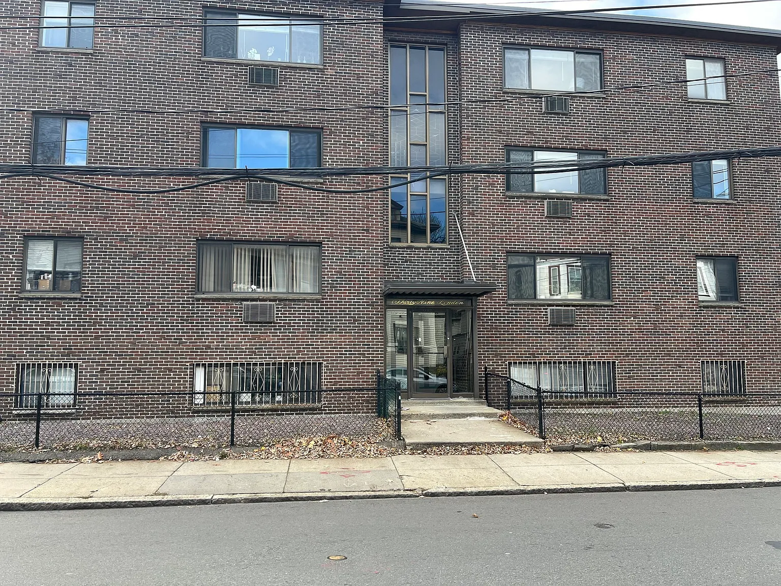 2 bed, 1.0 bath, 900 sqft, $2,650 — Photo 1