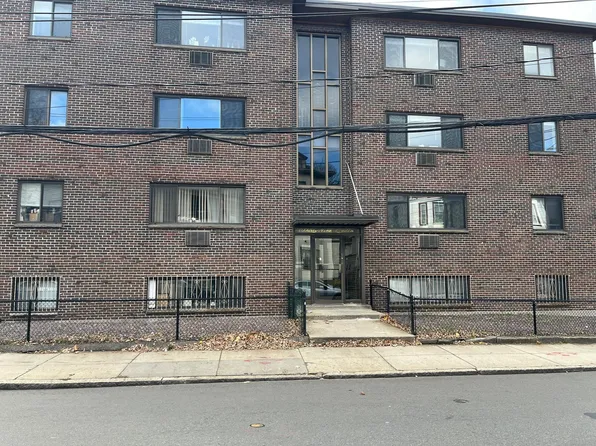 39 Linden St #12, Brookline, MA 02445