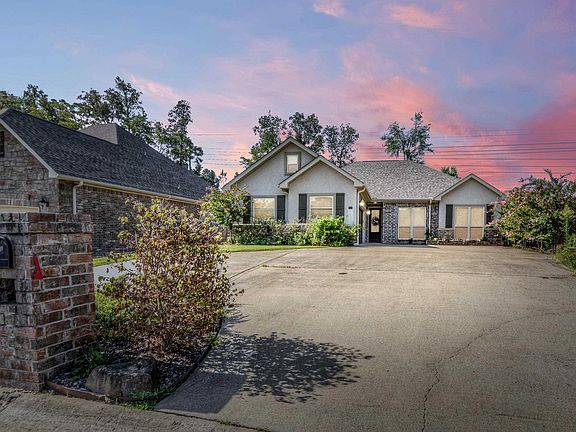 2nd image of 106 Apple Blossom Cir