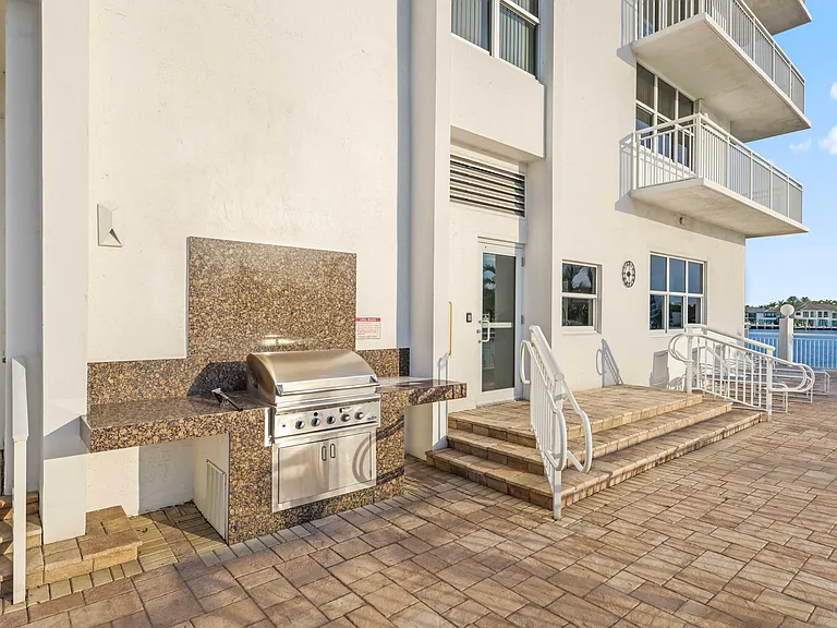 511 Bayshore Dr #401 — Photo 42