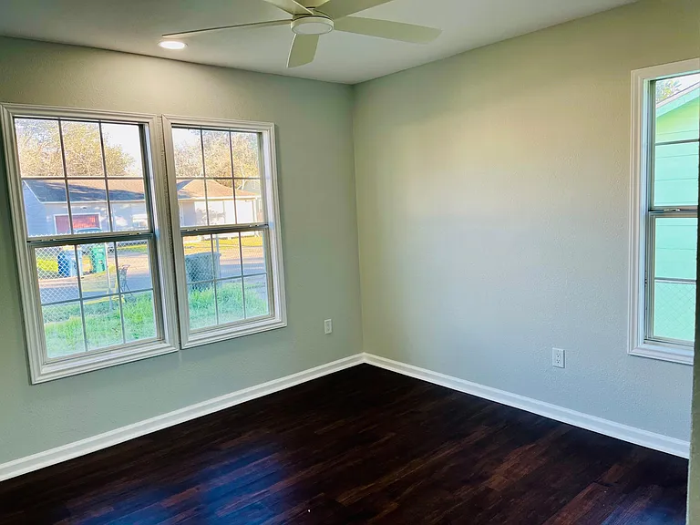 4413 Moravian Dr — Photo 14