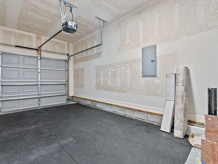 104 S Palm Ave — Photo 12