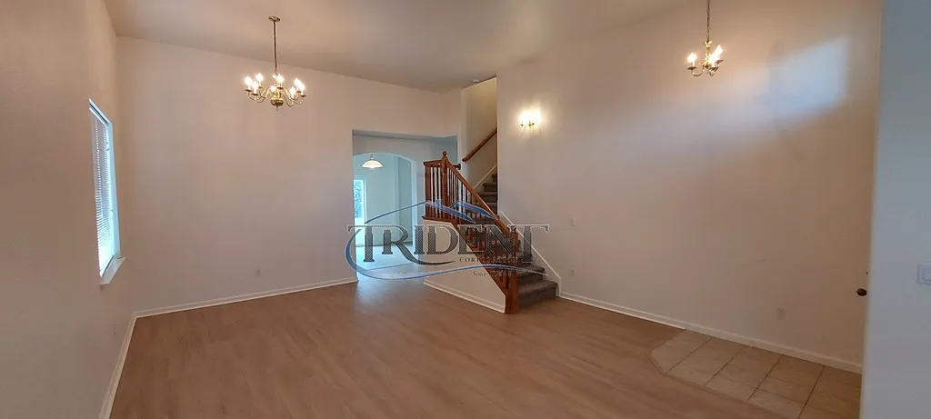 4 bed, 2183 sqft, $2,450 — Photo 3