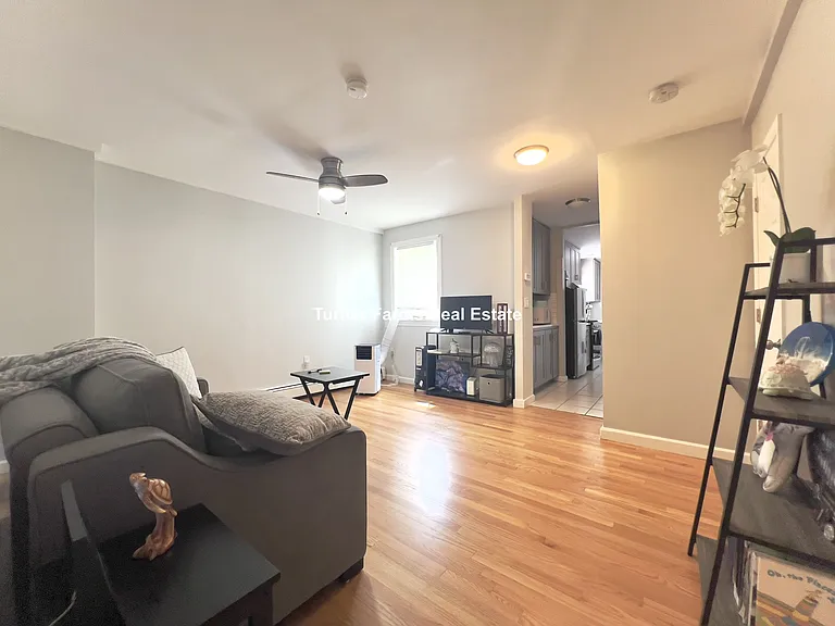 29 Lambert St #1L — Photo 3
