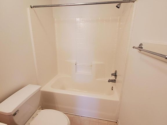 3rd image of 4104 B Brook Creek Ln