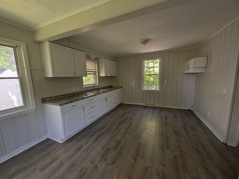 262 Blakeslee St — Photo 8
