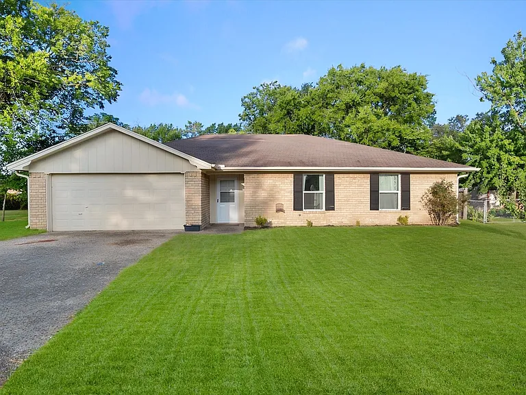 2604 Fairmont Cir — Photo 30
