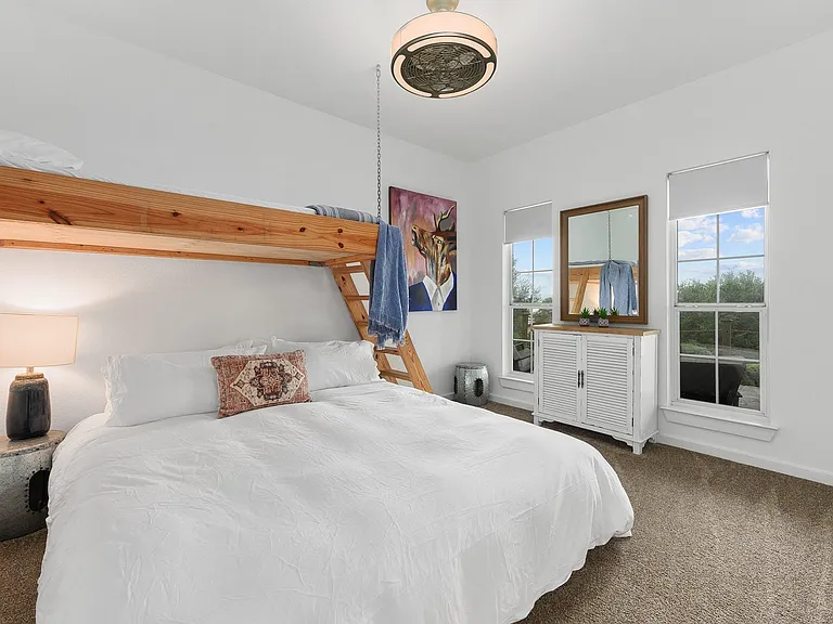 5224 McCormick Mountain Dr — Photo 35