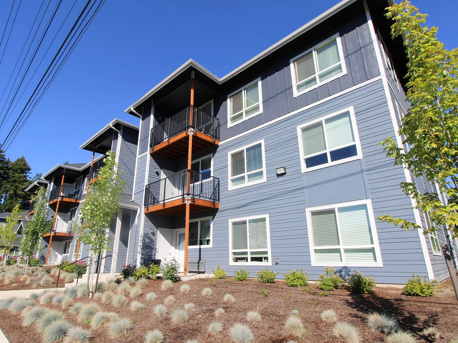 Creek's Edge Apartments — Photo 1