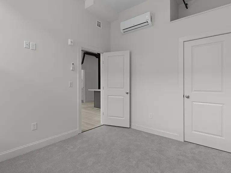 105 William St #206 — Photo 10
