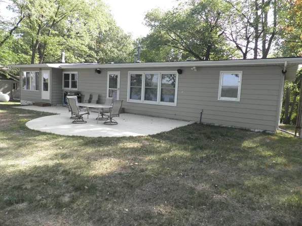 17473 Rice Lake Rd, Eden Valley, MN 55329