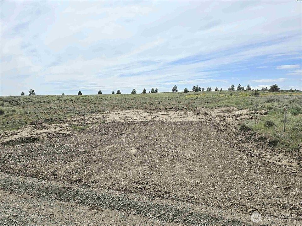 1st image of 141 Middle Rd