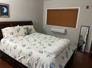 467 Golden Isles Dr APT 302, Hallandale, FL 33009
