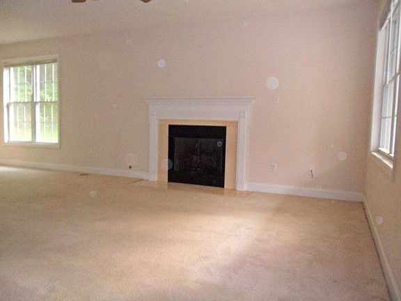 5th image of 353 Belmont St