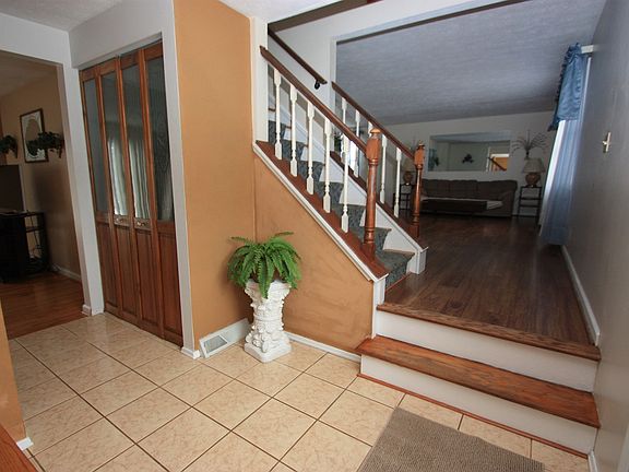 2nd image of 29 Blackwell Ln