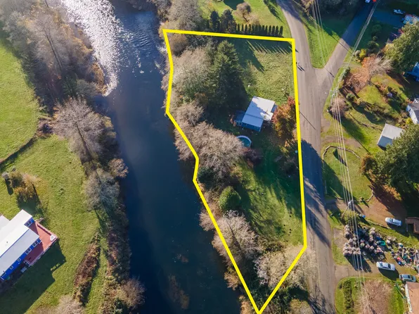 386 SW Siletz River Dr, Siletz, OR 97380