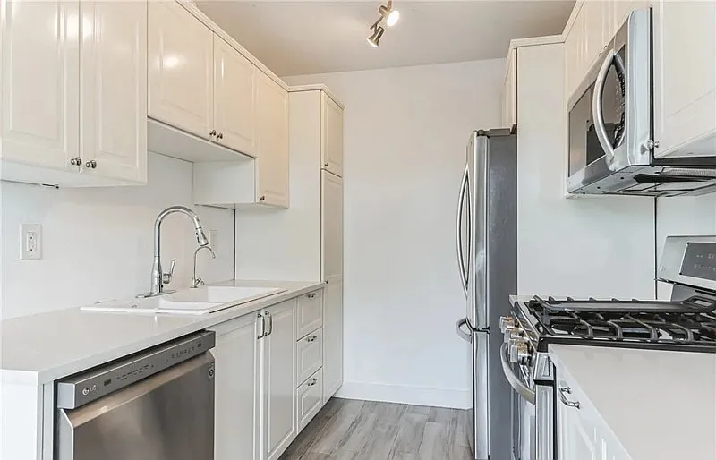 1 bed, 1.0 bath, 661 sqft, $2,000 — Photo 3