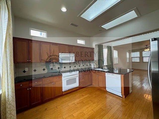 4123 W Cherry Tree Ln — Photo 3