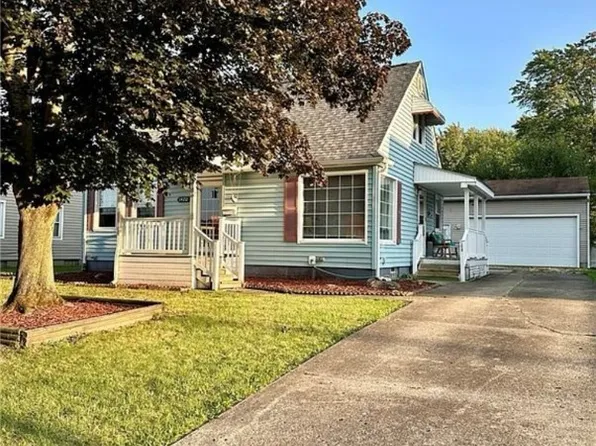 1420 Ries St, Barberton, OH 44203