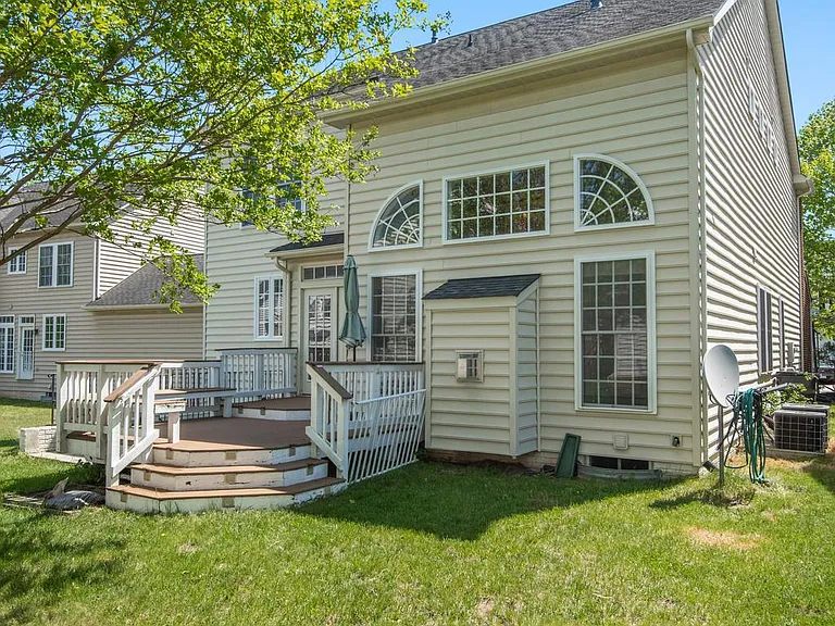 8416 Churchside Dr — Photo 31