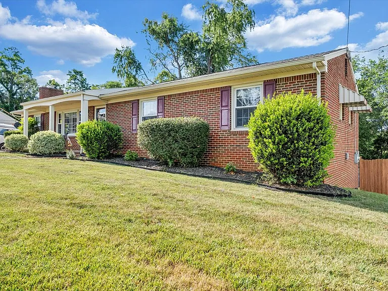 621 Aragona Dr — Photo 66