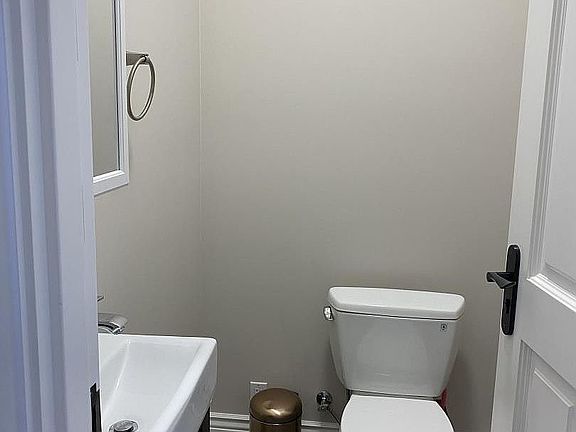 5th image of 10228 Western Dr