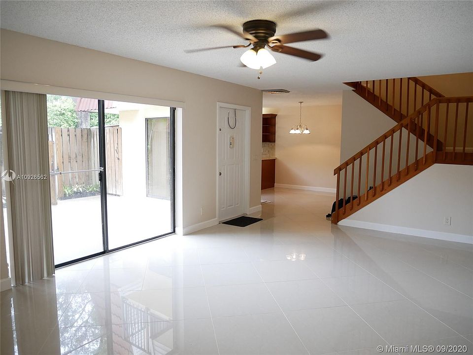1st image of 754 NW 99th Cir #754
